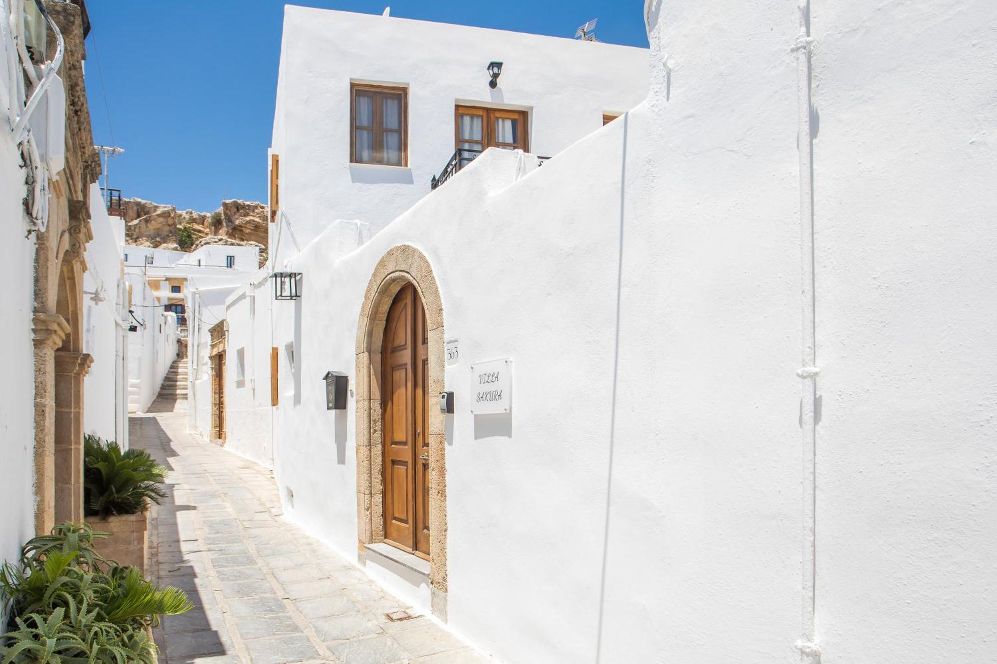 Sakura Lindos (Rhodes)